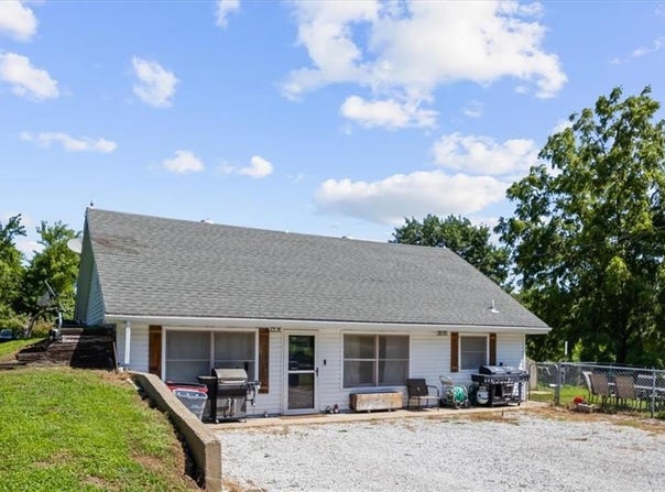 607 E Z Highway, Bates City, MO 64011