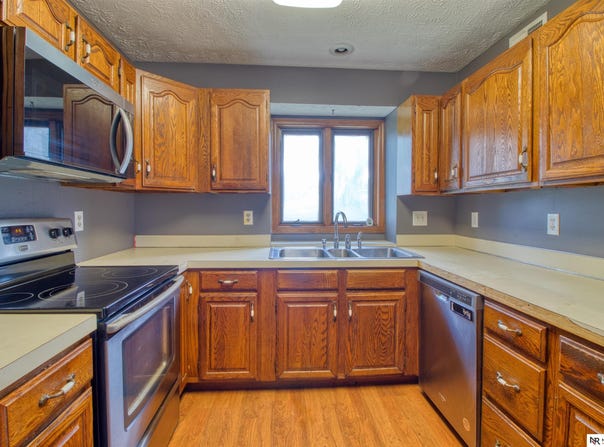 9500 Dawn Drive, Plattsmouth, NE 68048