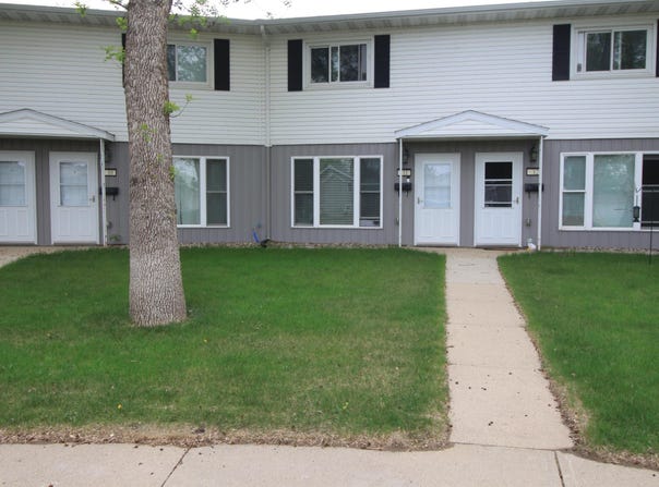 11 Westfield Circle, Minot, ND 58701