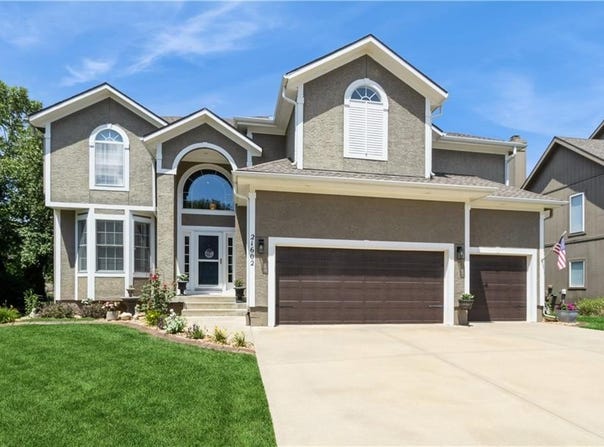21602 W 100 Street, Lenexa, KS 66220