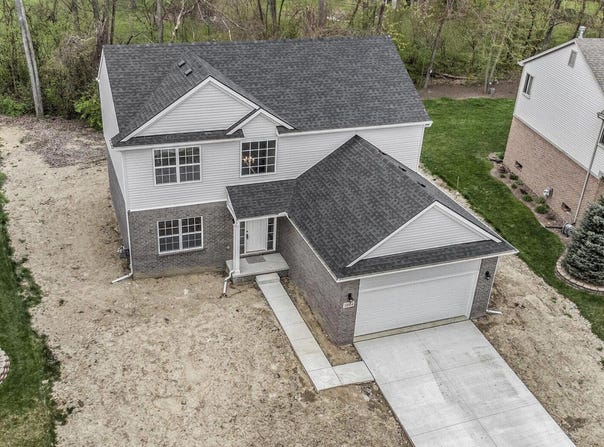7055 Amanda Drive, Belleville, MI 48111