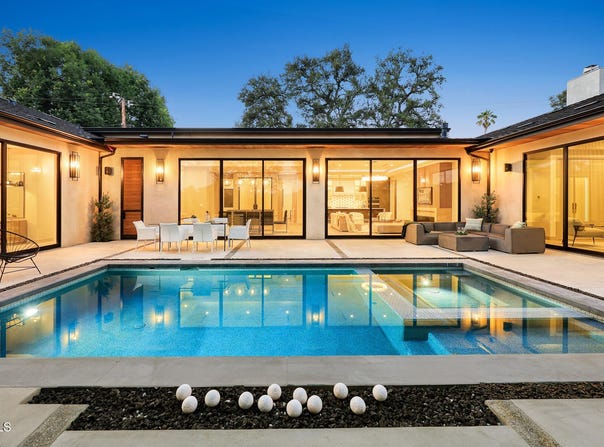 4828 Oakwood Avenue, La Canada Flintridge, CA 91011