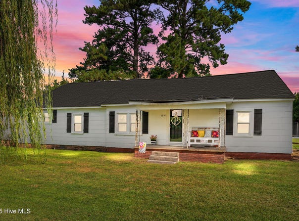 5947 Elks Road, Grimesland, NC 27837