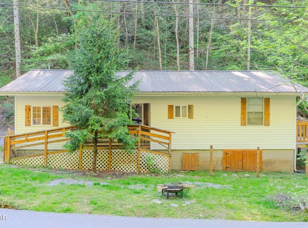 250 Cartertown Road, Gatlinburg, TN 37738