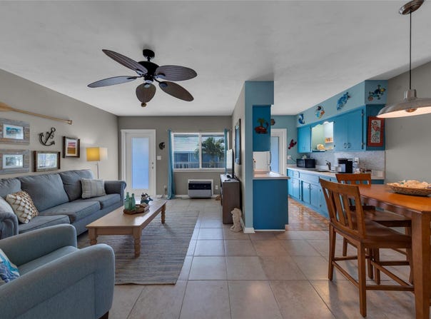 11 SW 4th Avenue, Boca Raton, FL 33432