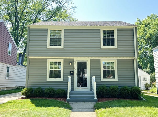 4733 N Diversey Blvd, Whitefish Bay, WI 53211