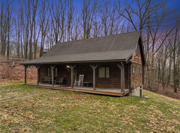 231 Glade Mills Rd, Clinton Twp, PA 16059