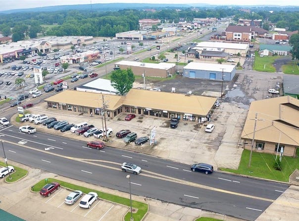 100 E Parkway Drive, Russellville, AR 72801
