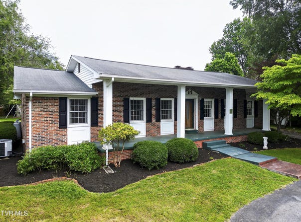 169 Forest Ln Lane, Bristol, VA 24201