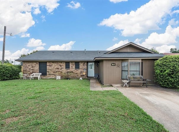 1208 Clark Street, Marlin, TX 76661