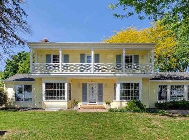 901 Clear Lake Drive, Waseca, MN 56093