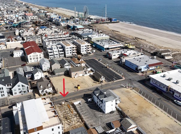 31 Hamilton Avenue, Seaside Heights, NJ 08751