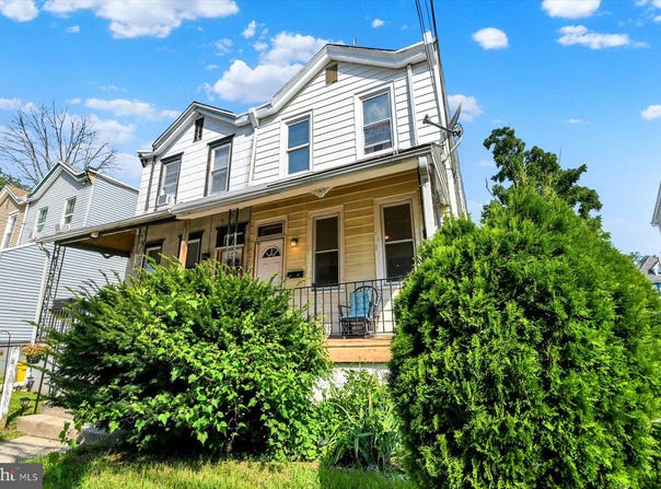 1044 JACKSON AVENUE, SHARON HILL, PA 19079