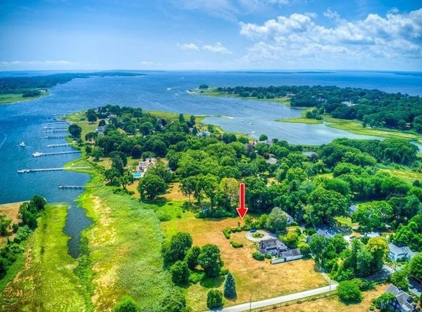 74 ADAMS POINT Road, Barrington, RI 02806