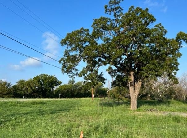 110 & 105 Bickenbach Ave, Mason, TX 76856