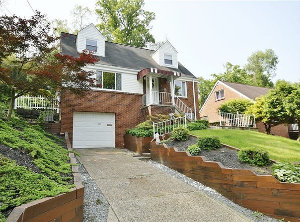 3743 Grant St, Castle Shannon, PA 15234