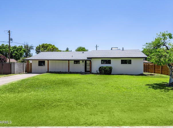 215 W RUTH Avenue, Phoenix, AZ 85021