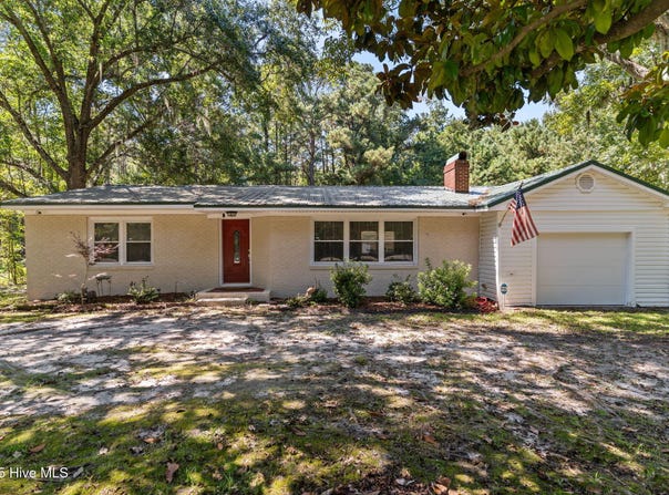 1601 Midway Road SE, Bolivia, NC 28422
