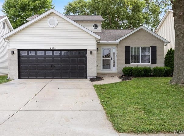 2806 Brookmeadow Drive, Belleville, IL 62221