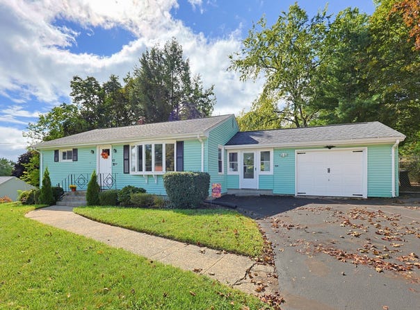 49 Walnut Street, Attleboro, MA 02703