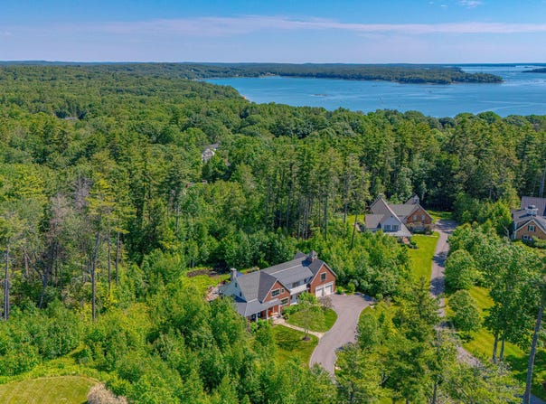 31 Maeves Way, Cumberland, ME 04110