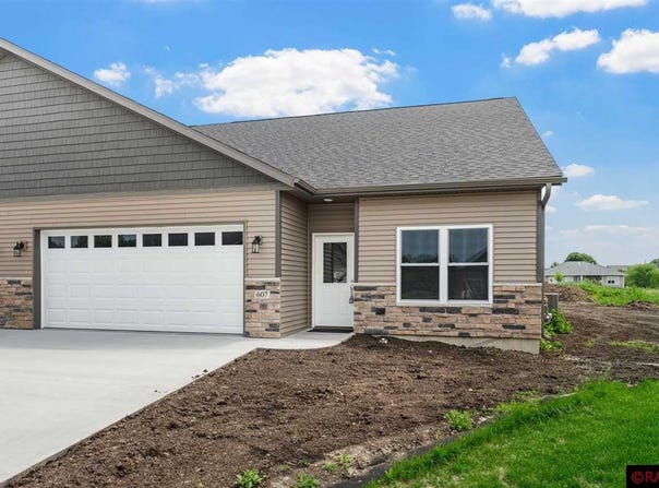 607 Northwood Place, Janesville, MN 56048