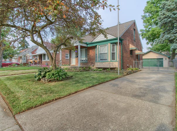 11324 Farley, Redford, MI 48239
