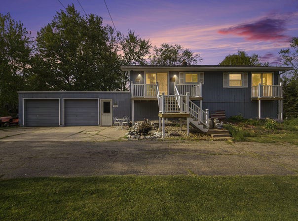 111 E Division Street, Casnovia, MI 49318
