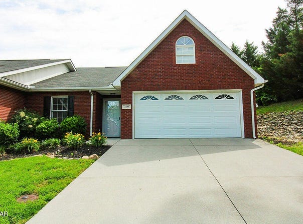 100 Honey Ridge Way, Knoxville, TN 37924
