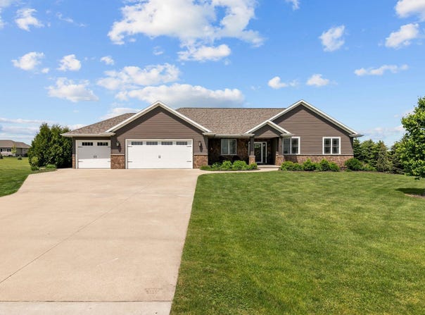 W8930 MADELINE Lane, HORTONVILLE, WI 54944