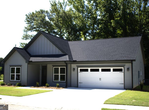 17 Fairview Station, Hartwell, GA 30643