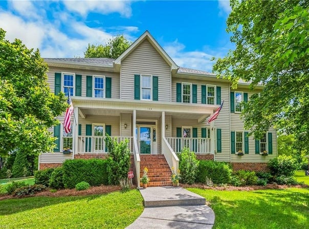 164 Fieldwood Drive, Advance, NC 27006