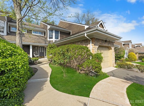 21 Briarwood Court, South Brunswick, NJ 08540