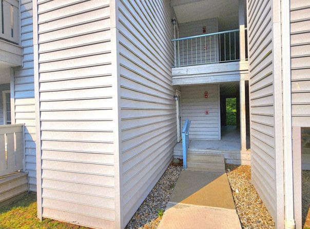 59 Leafwood Lane, Groton, CT 06340