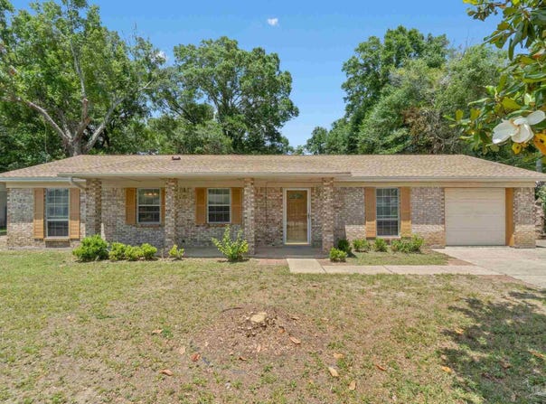 4540 Treeline Dr, Pensacola, FL 32504