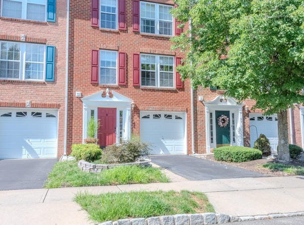 45 Abby Road, Farmingdale, NJ 07727