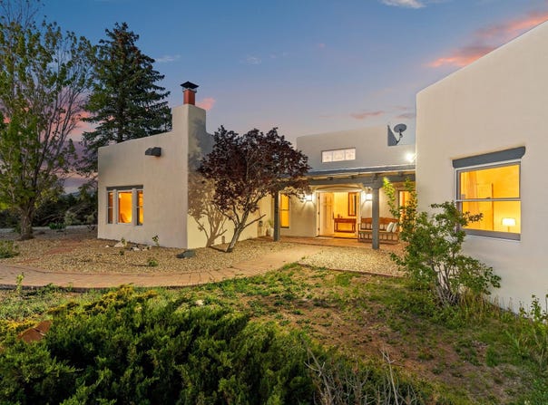 206 Hondo Seco Road, Arroyo Seco, NM 87514