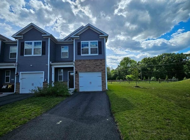 38 PEREGRINE WAY, BURLINGTON, NJ 08016