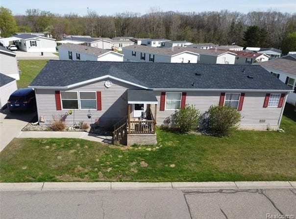 195 Apollo, Flushing, MI 48433