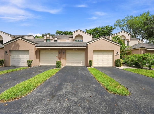 9825 NW 1ST Court, Plantation, FL 33324