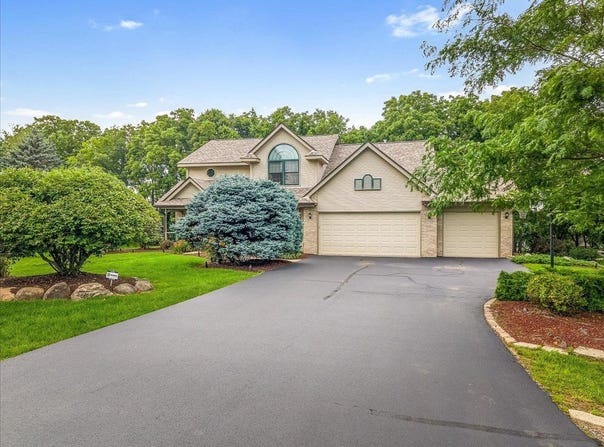 10144 Joy, ROSCOE, IL 61073
