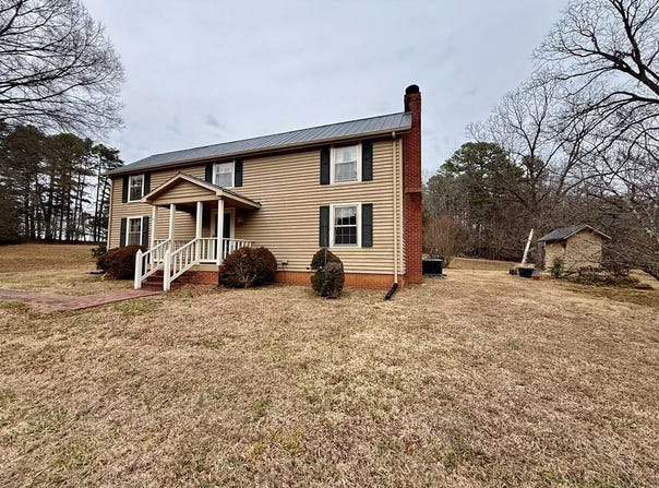 1242 LP Bailey Memorial Hwy, Halifax, VA 24558