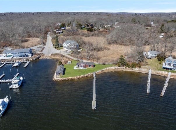 11 Billington Avenue, South Kingstown, RI 02879