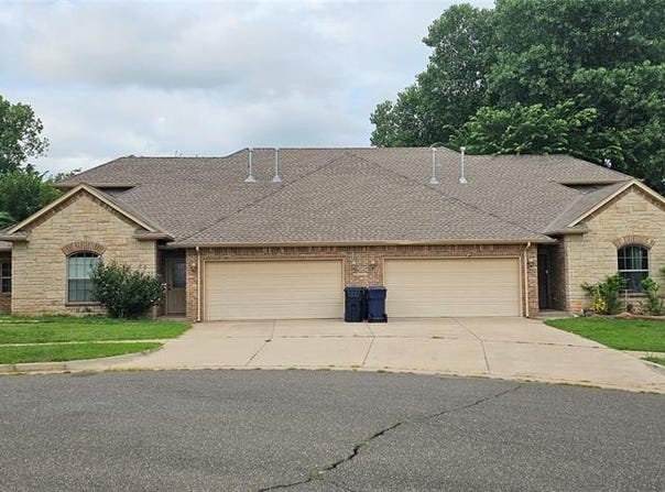 12201 Buckingham Lane, Yukon, OK 73099