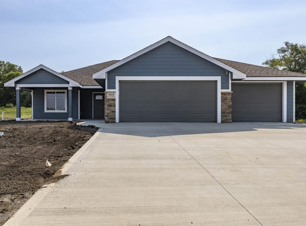 5315 NW Beaumont ST, Topeka, KS 66618