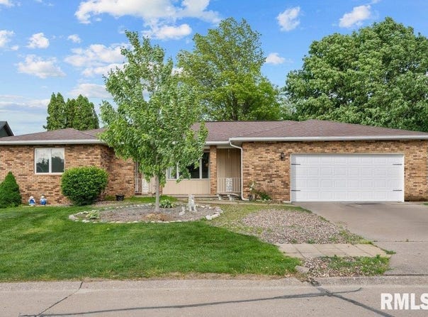 5117 WOODLAND Avenue, Davenport, IA 52807