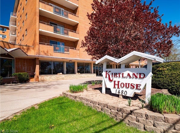 1480 Warren Road, Lakewood, OH 44107