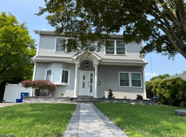 245 E Golf Ave, South Plainfield Boro, NJ 07080-5509