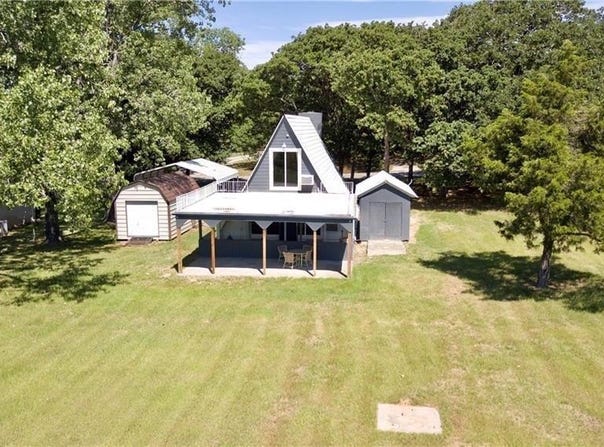 107 Cayuga Tr, Lake Kiowa, TX 76240