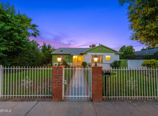 20428 Roscoe Boulevard, Winnetka, CA 91306